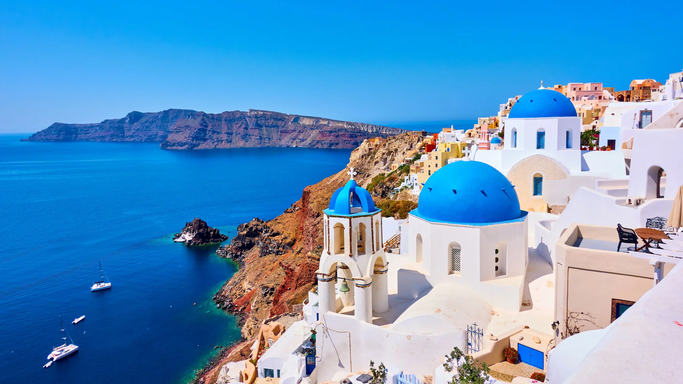 Die weißen Häuser und das Ägäisblau von Santorini, Inspiration für Da Dori